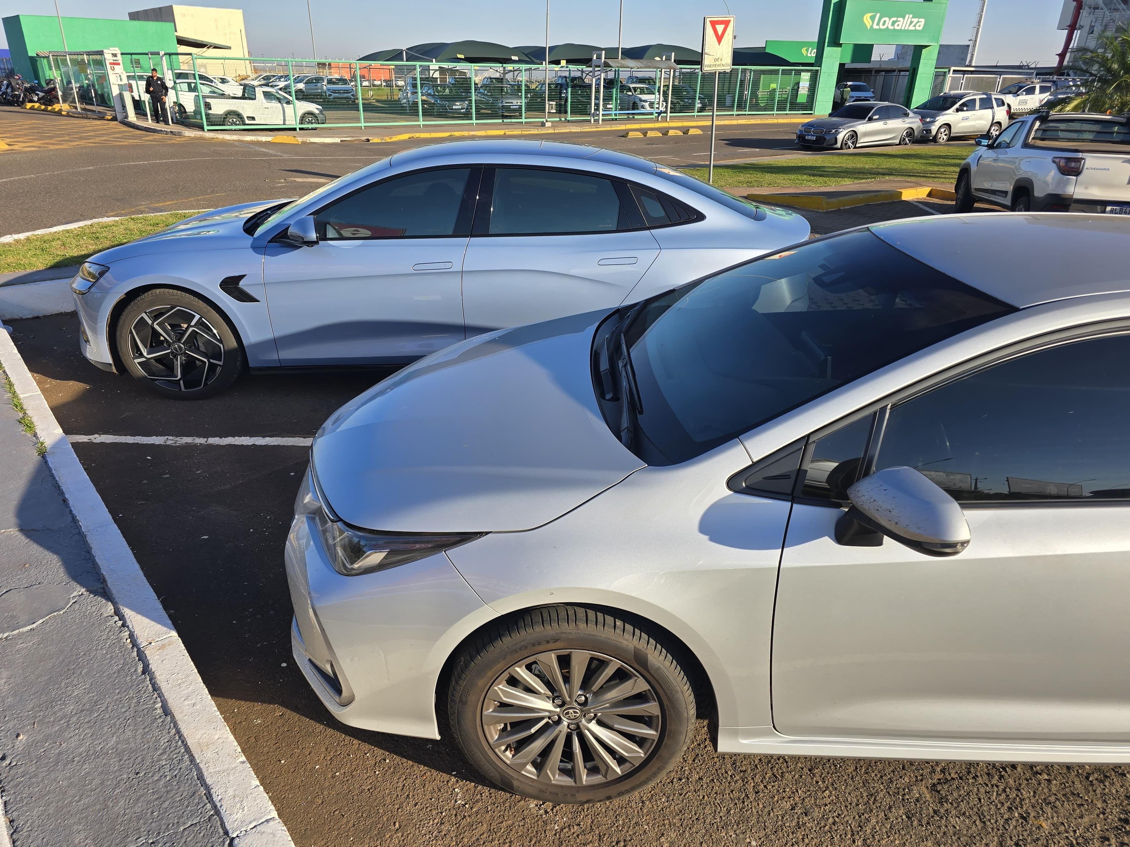 Táxi Corolla no aeroporto de Maringá PR — traslado saindo de Umuarama Giroto Táxi